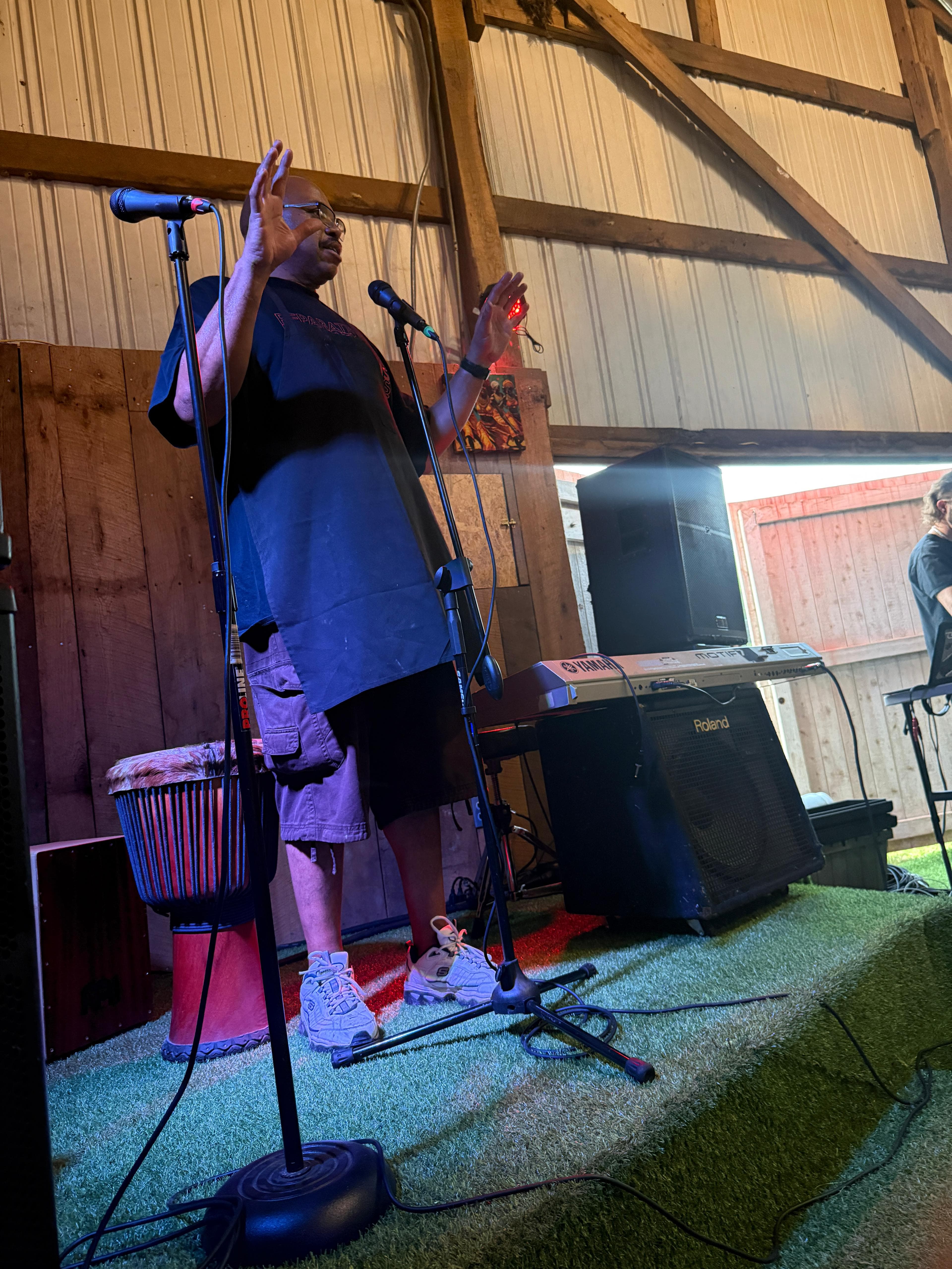 Open Mic Jam Session moment 2